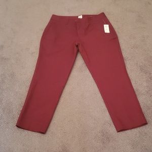 Red slim fit cropped pants